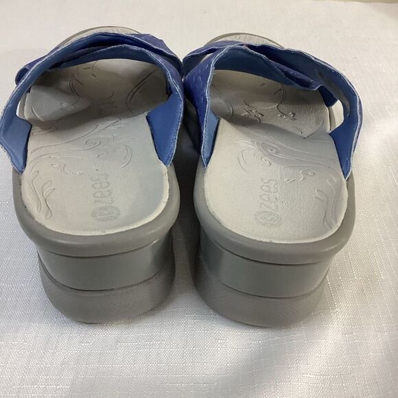 Bzees Blue Slide On Sandals Size 8 - Picture 6 of 7